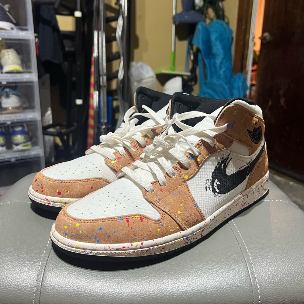 Air Jordan 1 Mid SE